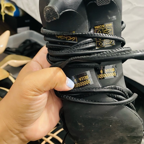 Vici Elegant Black Lace-Up Sandals - Picture 3 of 4